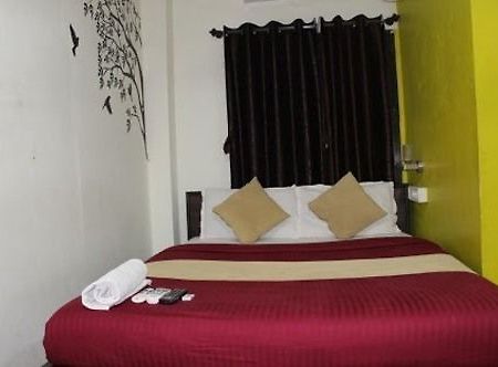 Hotel Saffron Inn Mumbai  Buitenkant foto