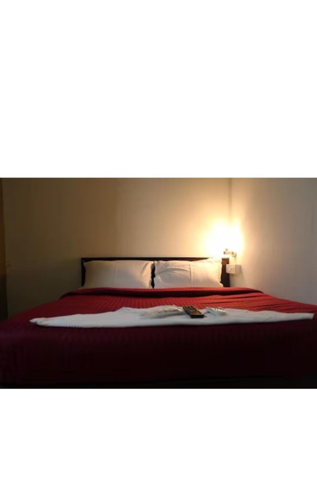 Hotel Saffron Inn Mumbai  Buitenkant foto
